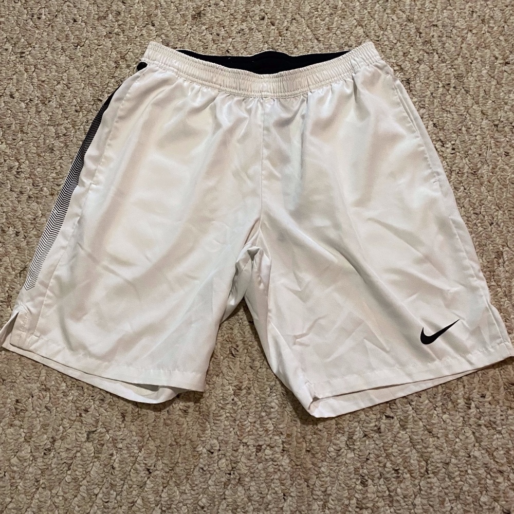 Men's White Nike Dry-Fit Athletic Shorts (M)